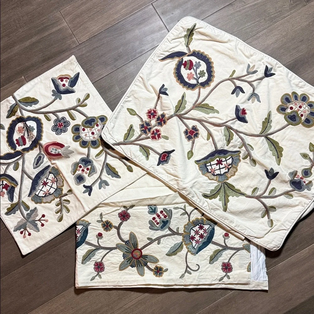 Pottery Barn 3 Piece Floral Crewel Pillow Covers & Matching Window Valance